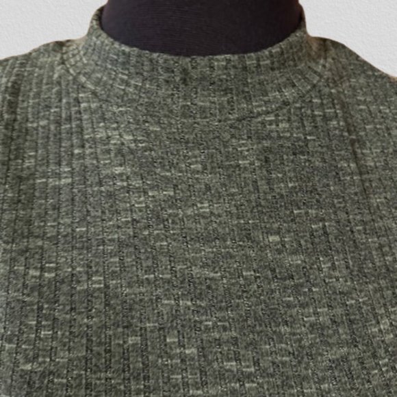 Cable Knit High Neck Cold Shoulder Body Con Dress - Picture 5 of 9